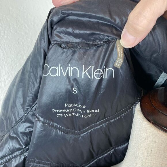 CALVIN KLEIN Long Packable Black Down Blend Chevron Coat S - Picture 8 of 11